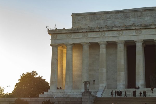 Le matelas gonflable plage : votre confort en pleine nature
